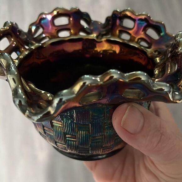 Fenton Iridescent Carnival Glass VTG Woven Basket Open work Rim Circa 1970-1985 - Picture 7 of 7